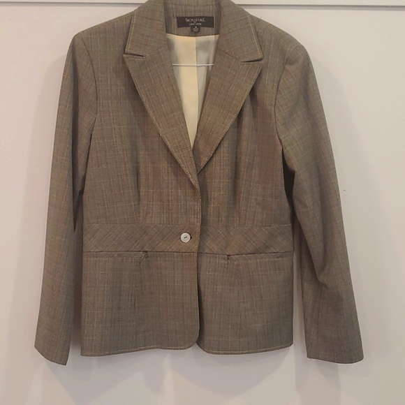 Women's Blazer - Picture 2 of 7
